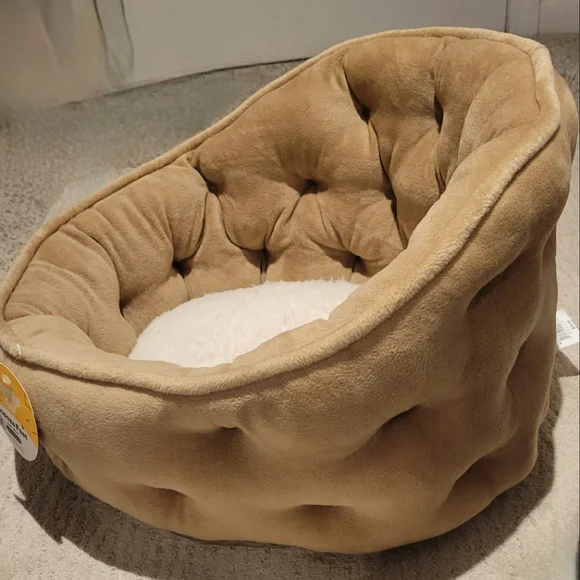 Tan Cat Bed, NWT - Picture 5 of 6